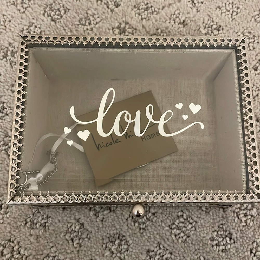 NWT Nicole Miller glass jewelry box